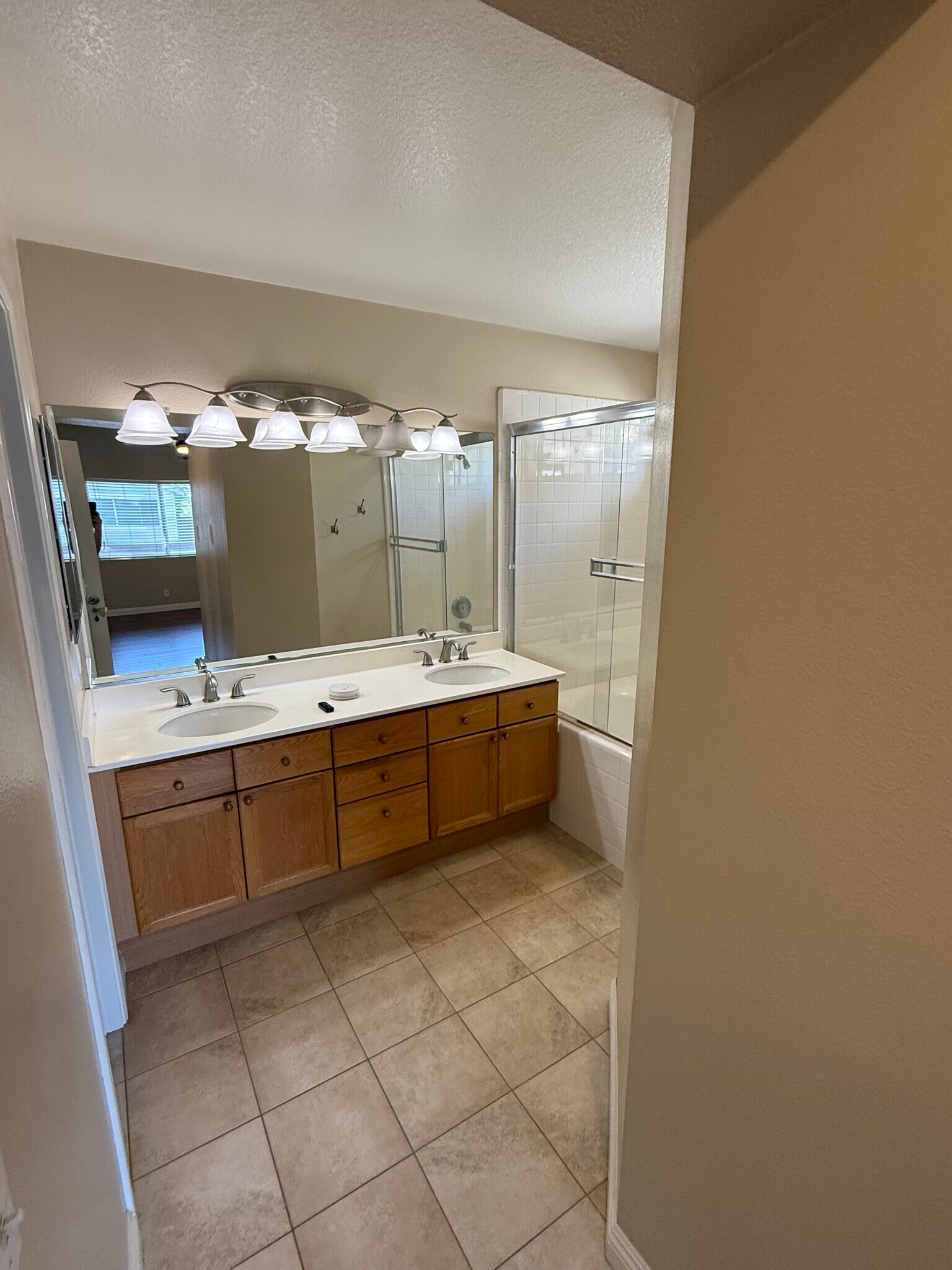 Building Photo - 748 North Siavohn Drive