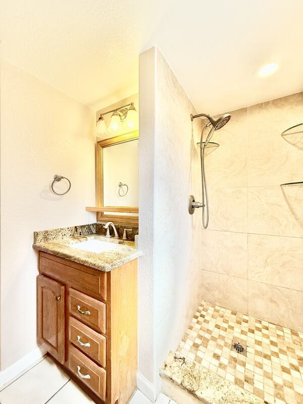 Building Photo - 12472 Monarch Cir