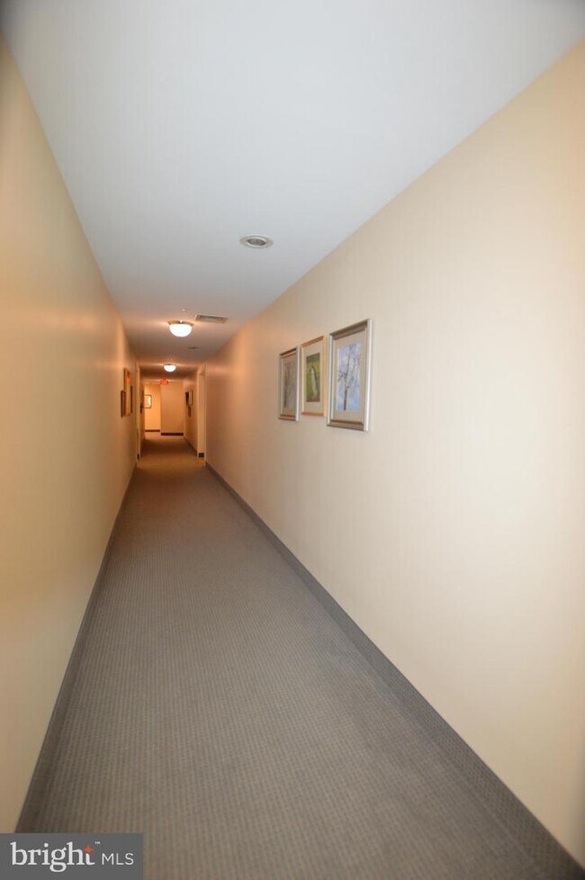 Building Photo - 102 Mercer Ct