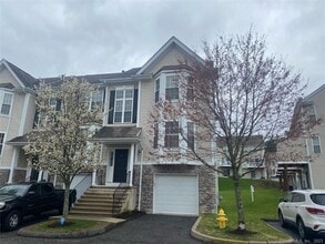 Building Photo - 1305 Sienna Dr