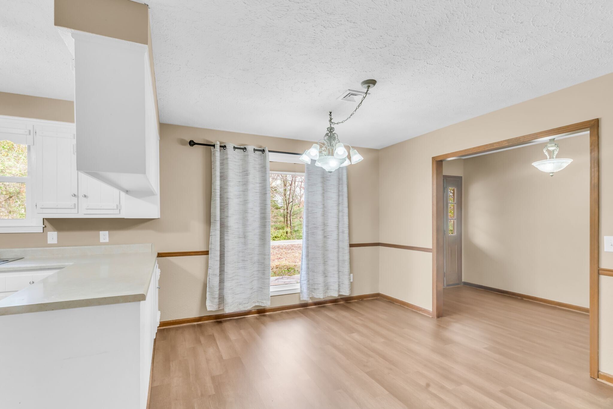 Building Photo - 341 Hickory Dr