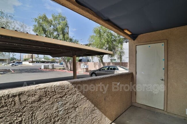 Building Photo - 601 W Rio Salado Pkwy