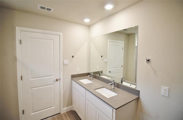 Building Photo - 1449 Bennett Dr