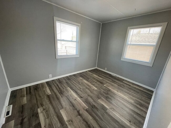 Building Photo - 2 Bedroom With a Finished Basement and Detached Garage