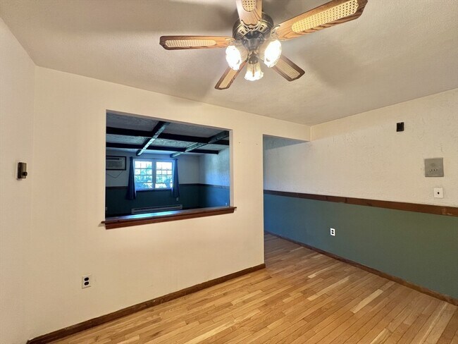 Building Photo - 120 Parker St