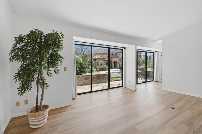 Building Photo - 100 Bay Point Dr