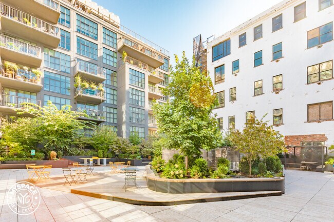Building Photo - 608 Franklin Ave