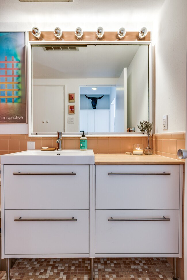 Building Photo - 4500 Westridge Ave