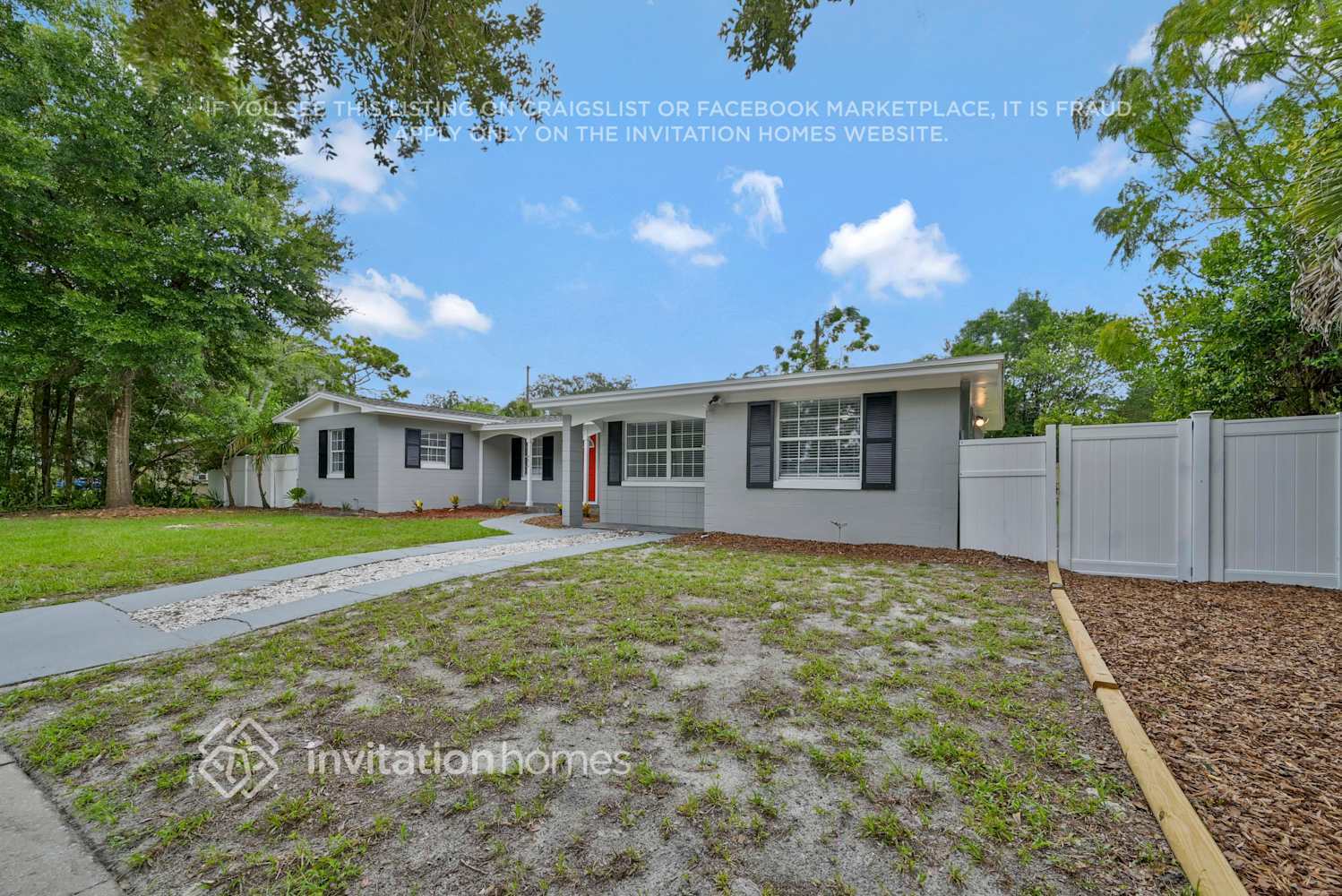 Building Photo - 450 Iris Rd