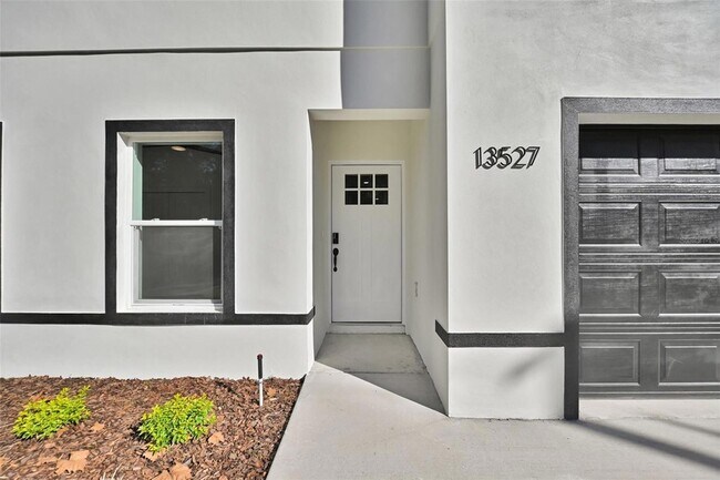 Building Photo - 13527 SW 100th Ln