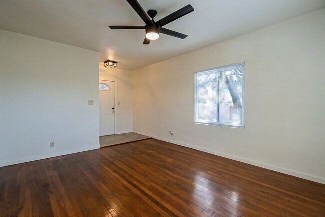 Building Photo - 49 E Adams St