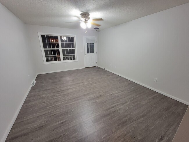 Building Photo - 92 Guideboard Rd