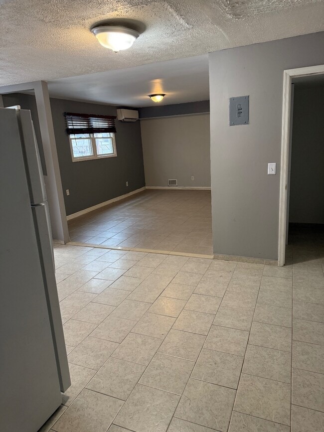 Building Photo - 59 Lisa Ln