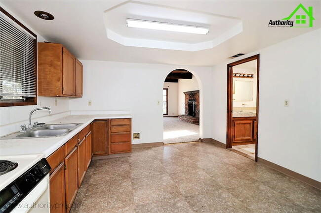 Building Photo - 3194 Veda St