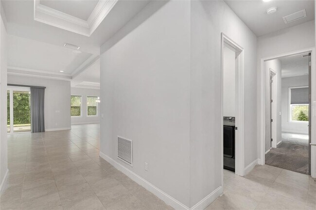 Building Photo - 11890 SW 33rd Ln