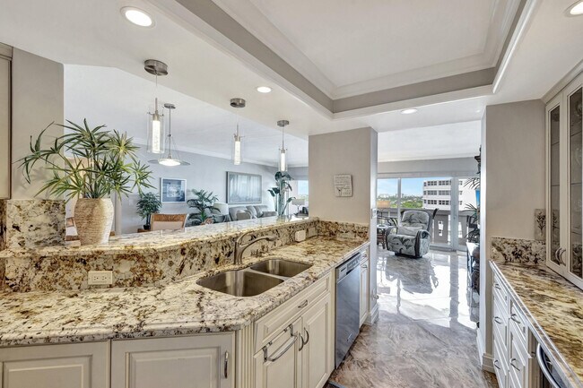 Building Photo - 2100 S Ocean Dr