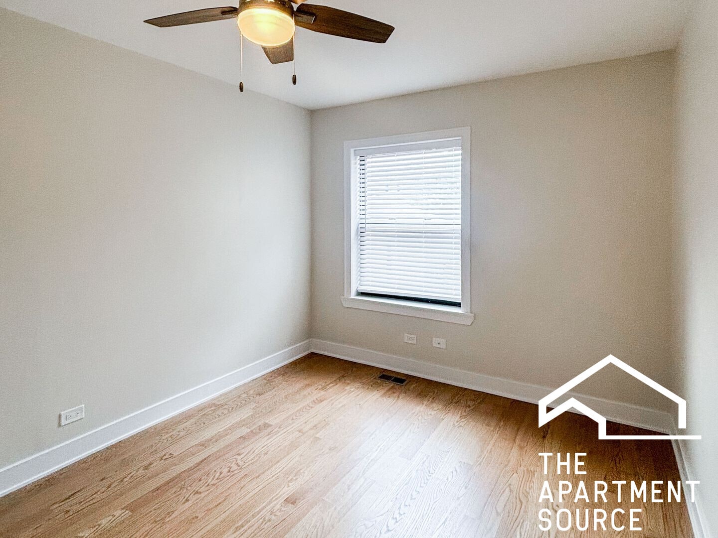 Building Photo - 1944 W Wilson Ave