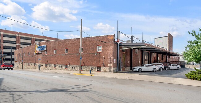 Building Photo - 585 S Upper St