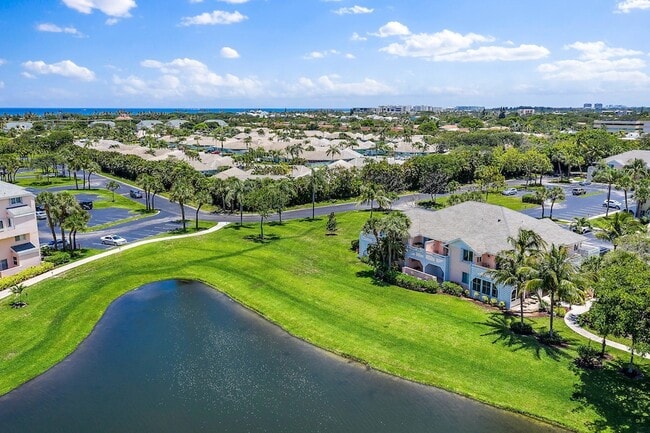 Building Photo - 353 S US Hwy 1