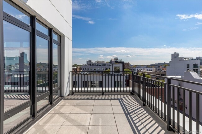 Building Photo - 37-18 Broadway