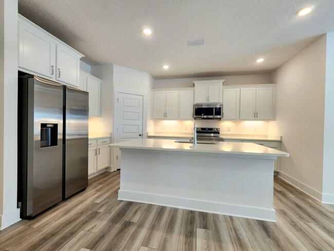 Building Photo - Beautiful new 4/2 home available in Greenb...