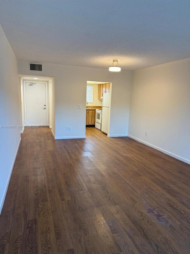 Building Photo - 400 Waterway Dr S