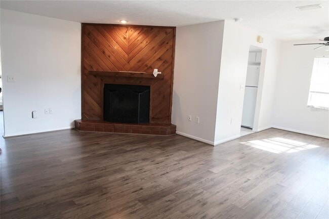 Building Photo - 10410 N Connechusett Rd