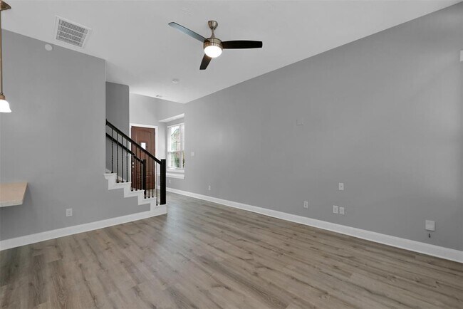 Building Photo - 91 Aventura Pl