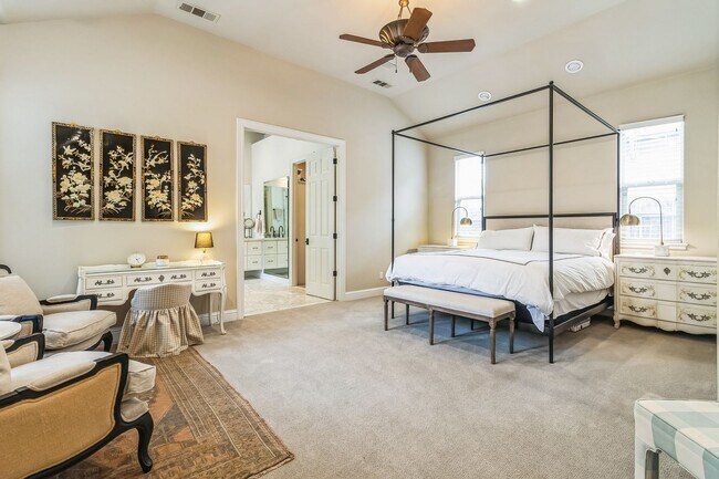 Building Photo - Luxurious Furnished Spanish-Style Home wit...