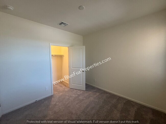 Building Photo - 4864 E Julian Wash Dr