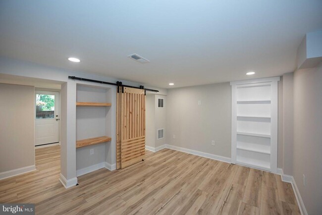 Building Photo - 5022 Laguna Rd