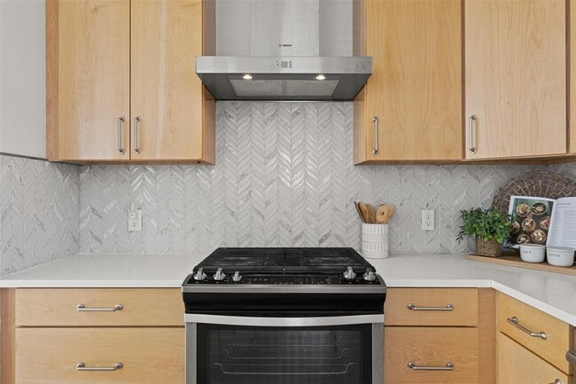 Building Photo - 1716 Adina St