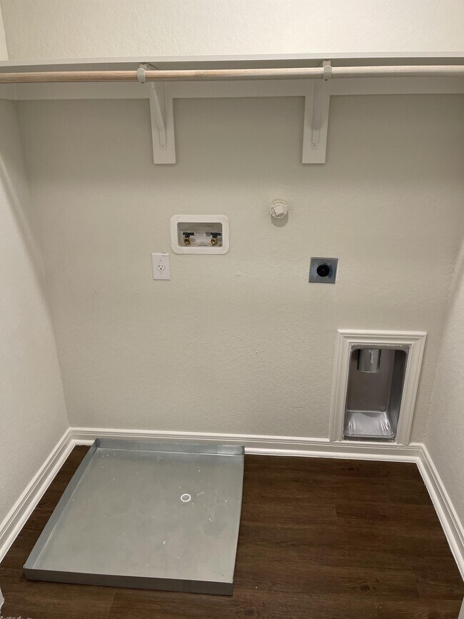 Building Photo - 2202 Sandlewood Cv