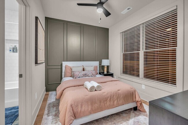 Building Photo - 1701 Portland Ave