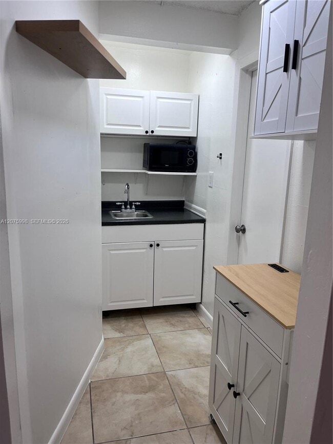 Building Photo - 1115 SW 136th Pl