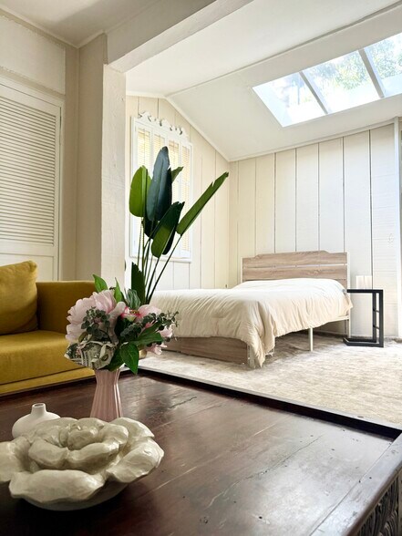 Building Photo - 8956 1/2 Norma Pl