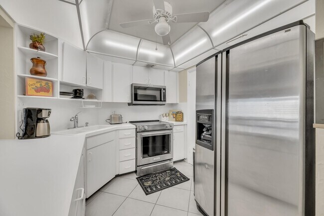 Building Photo - 133 N Pompano Beach Blvd