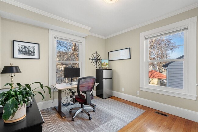 Building Photo - 18 Wyman St