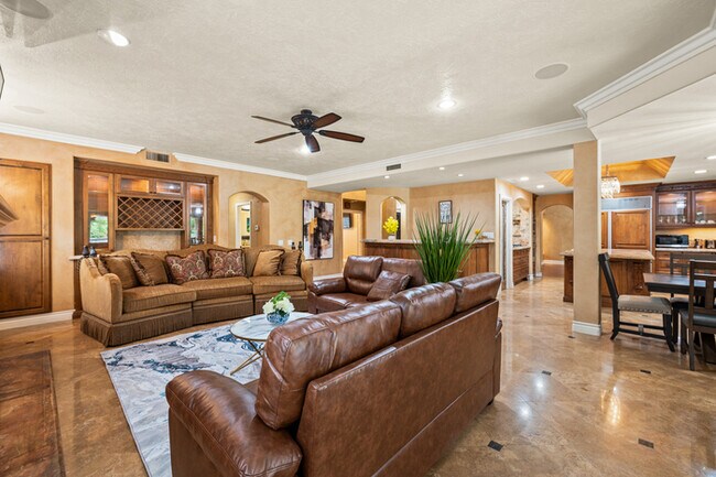 Building Photo - Elegant 5BR Furnished Estate with Pool & G...