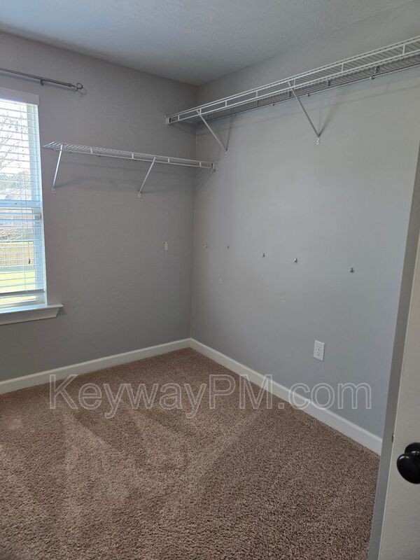 Building Photo - 999 Watermark Dr