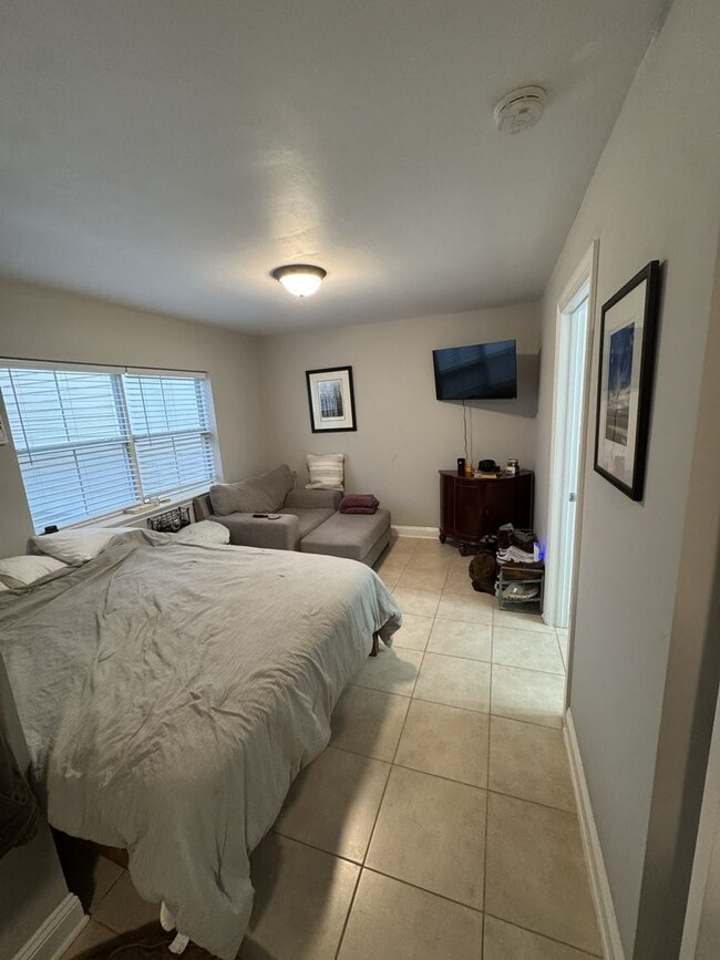 Building Photo - 72 Cassandra Ln