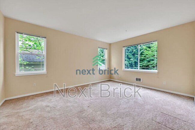 Building Photo - 107 164th St SE