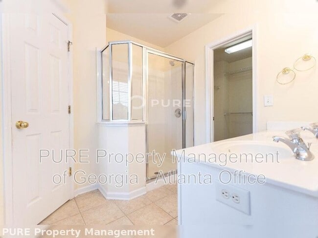 Building Photo - 1741 Highlands View Dr