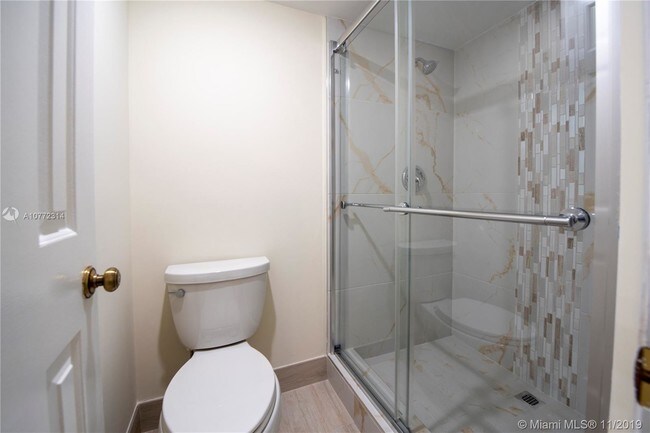 Building Photo - 1713 Whitehall Dr