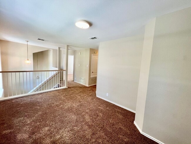 Building Photo - *COMING SOON* Pet-Friendly 3BD/2.5BA with Bonus Loft, Deck & Garden Tub – Near Tezel Rd!
