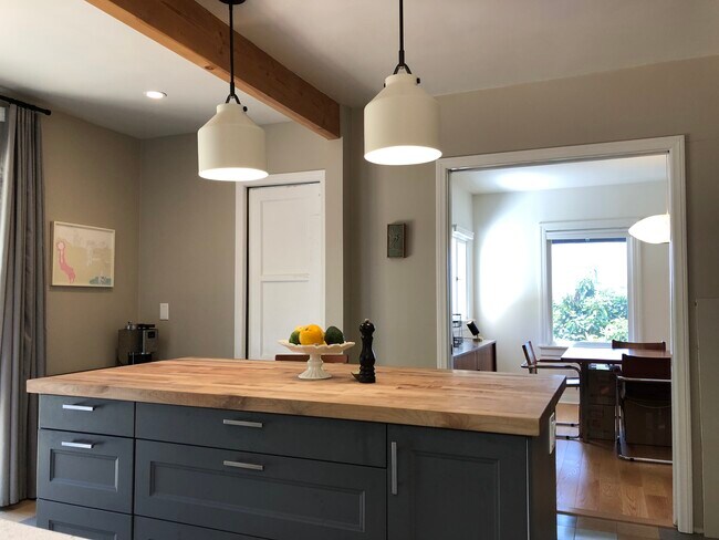 Building Photo - 3622 Landa St