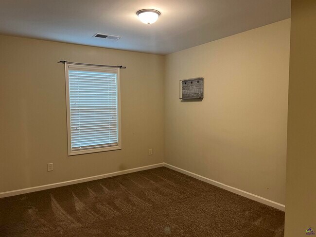 Building Photo - 204 Dog Fennel Ln