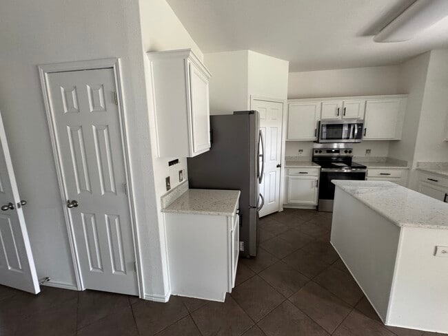 Building Photo - 3618 Wolf Dr