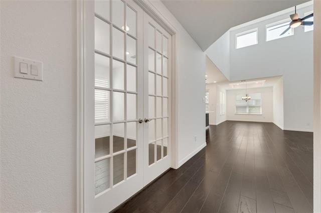 Building Photo - 6915 Barnes Dr