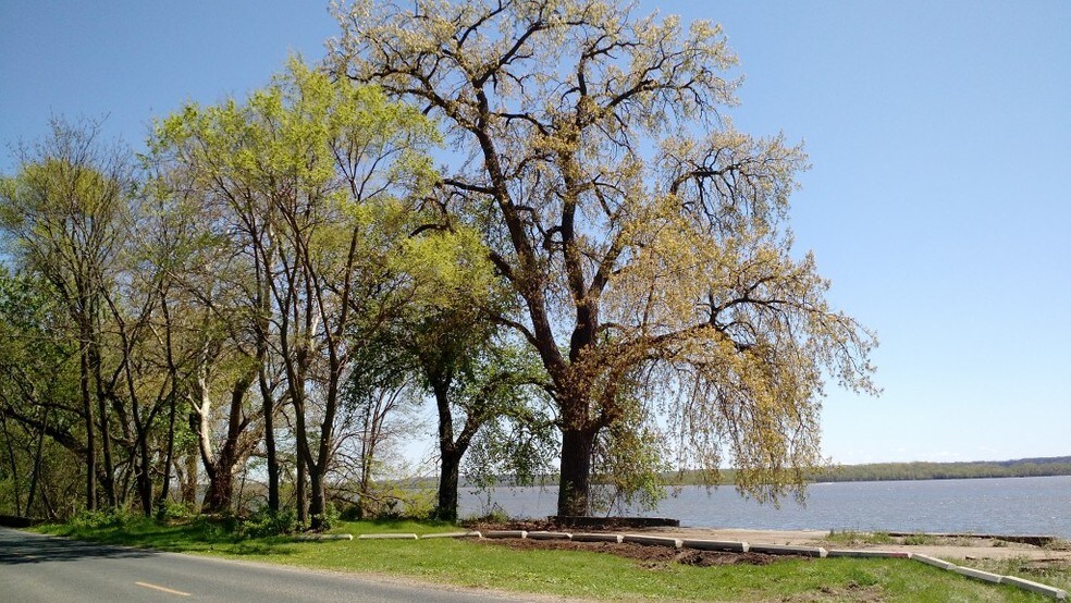 Water Front - 14711 N River Beach Dr